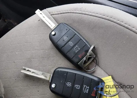 2016 Kia Sorento 2.4L Lx из США, поврежденный, VIN 5XYPG4A39GG033500